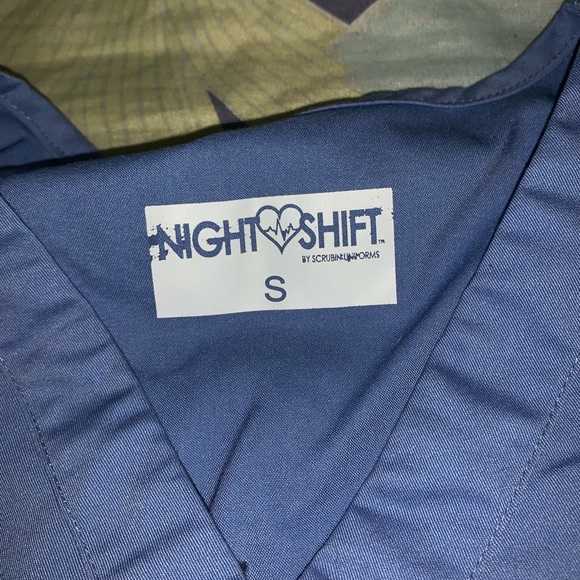 Scrub Set - Picture 2 of 2